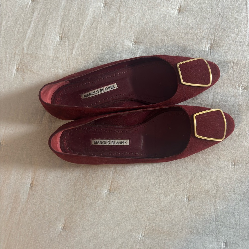 Manolo Blahnik Red Flats with Gold Detail - Picture 2 of 5